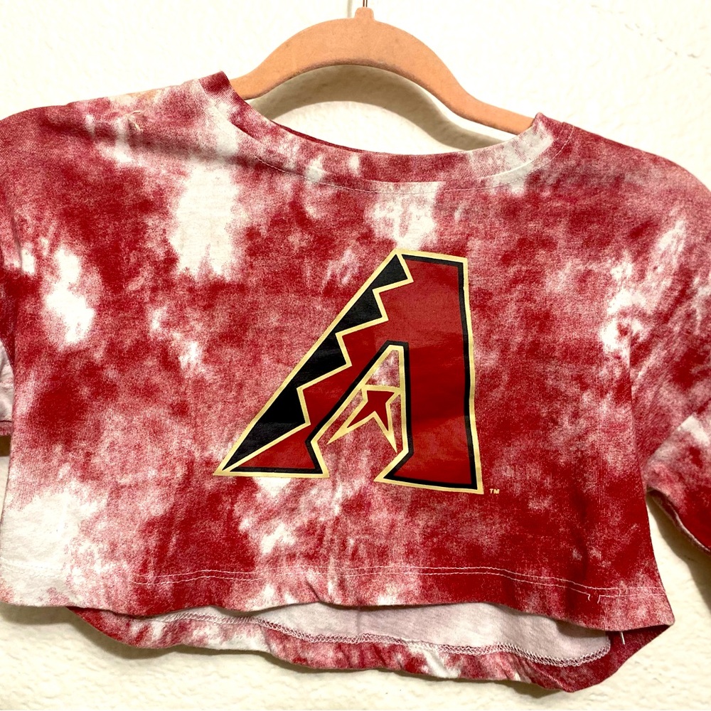 Original merchandise AZ diamond backs Xs crop top tye died red and white